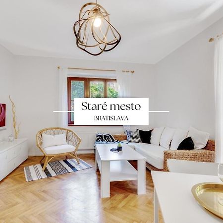 Stylish Historical Apartment + Backyard Pressburg Exterior foto