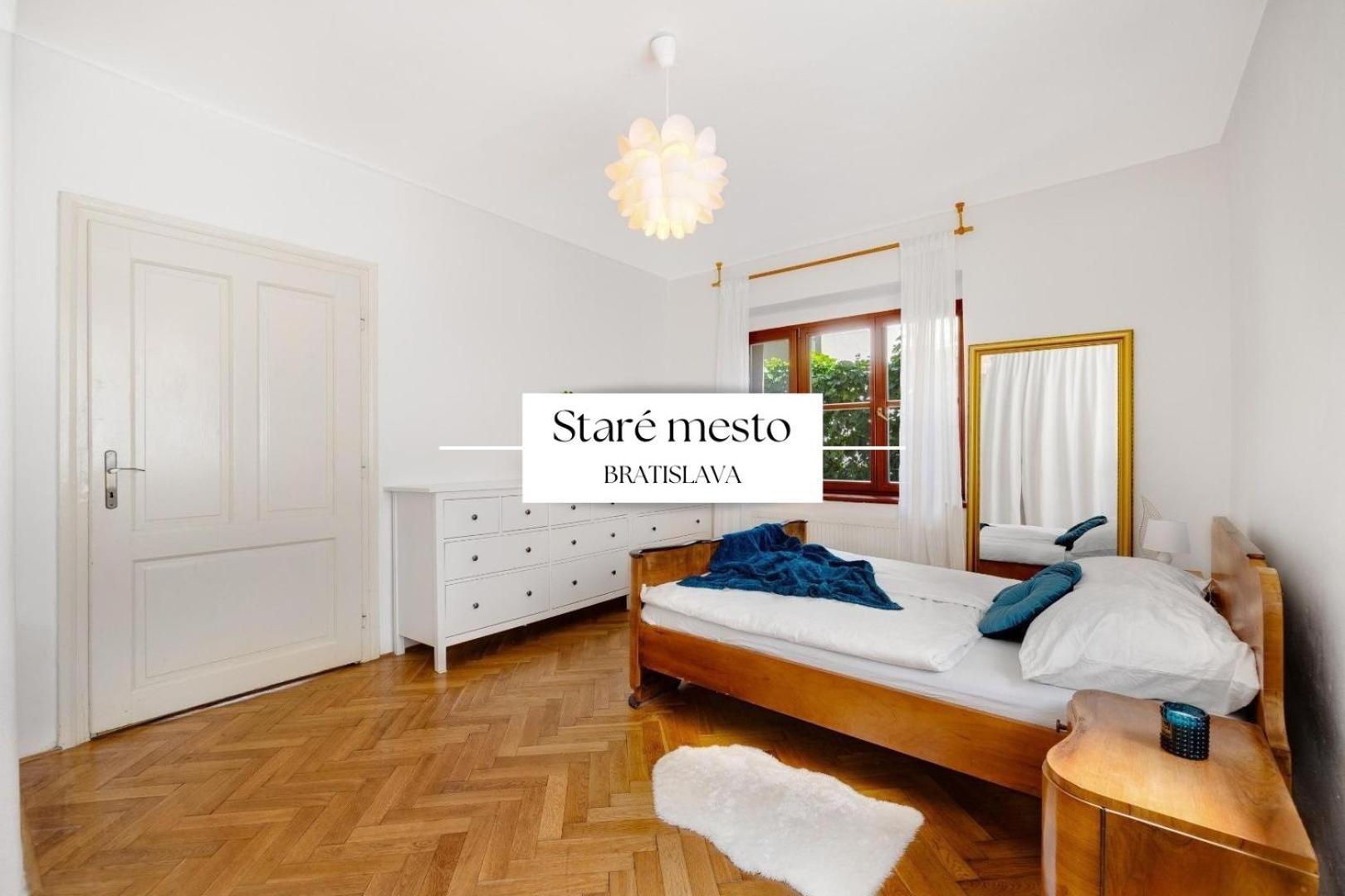 Stylish Historical Apartment + Backyard Pressburg Exterior foto