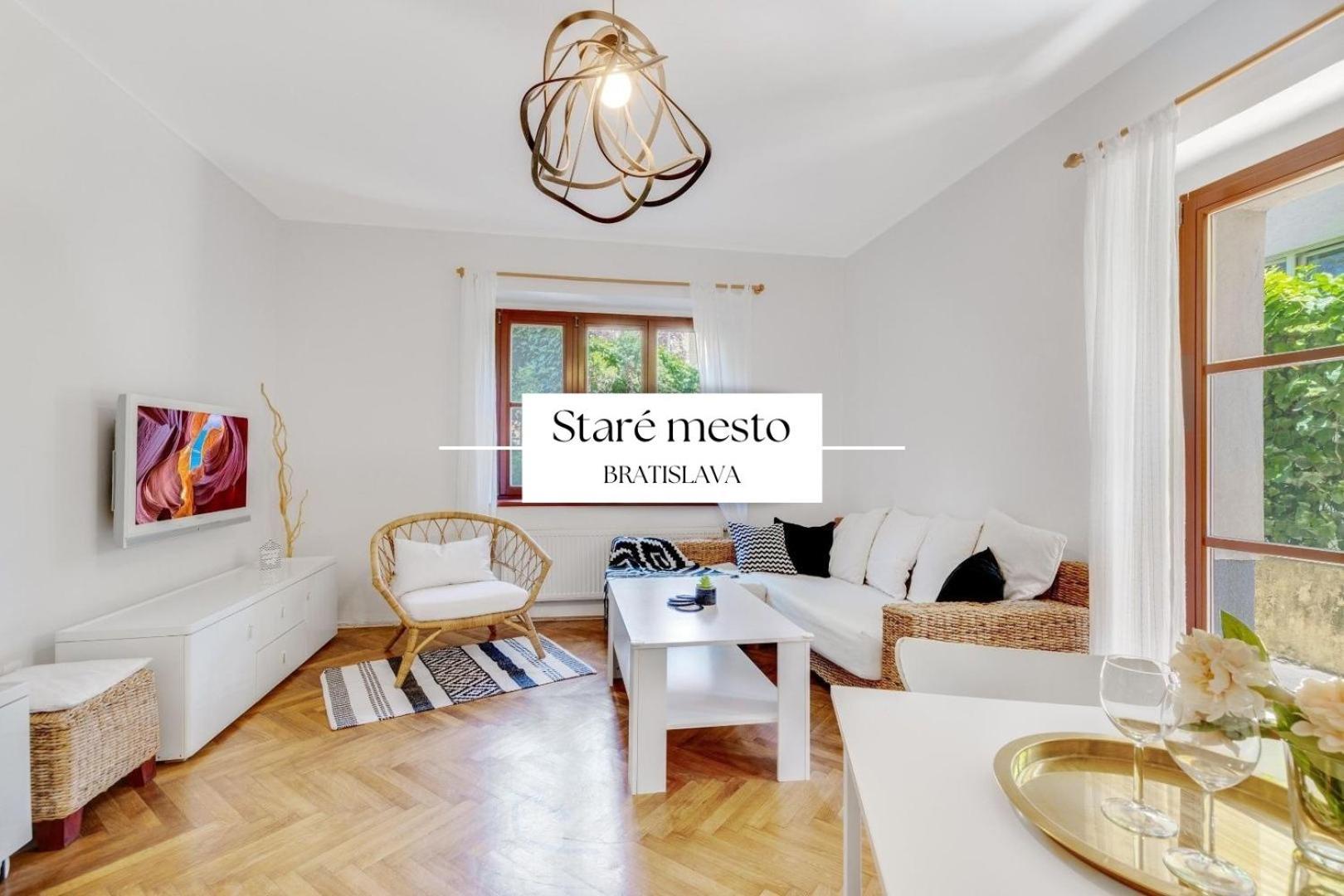 Stylish Historical Apartment + Backyard Pressburg Exterior foto