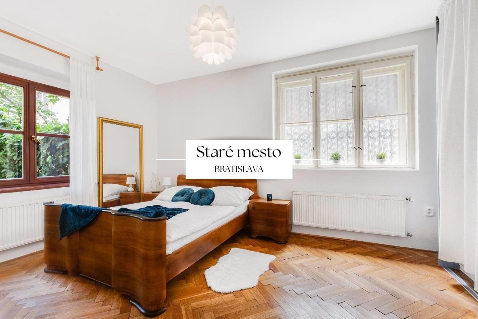 Stylish Historical Apartment + Backyard Pressburg Exterior foto